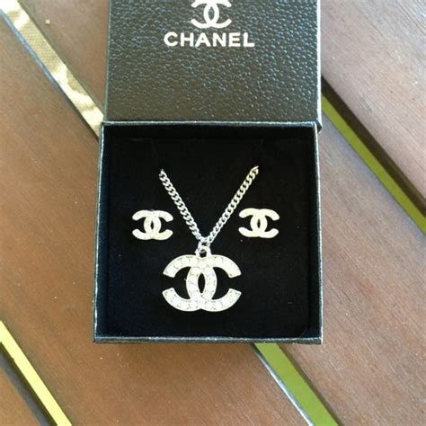 chanel necklace and earring set gold